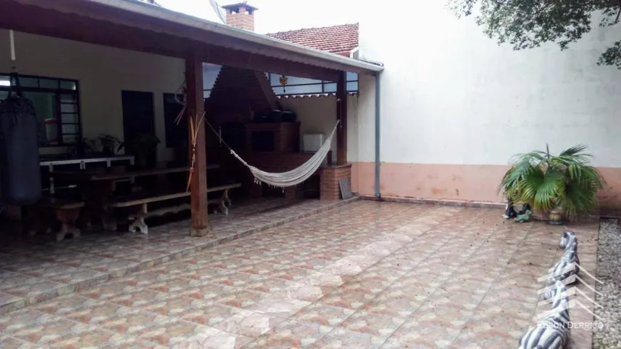 Foto 1 de Casa com 3 Quartos à venda, 200m² em Crispim, Pindamonhangaba