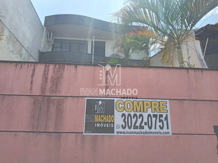 Foto 1 de Sobrado com 3 Quartos à venda, 322m² em De Fátima, Serra