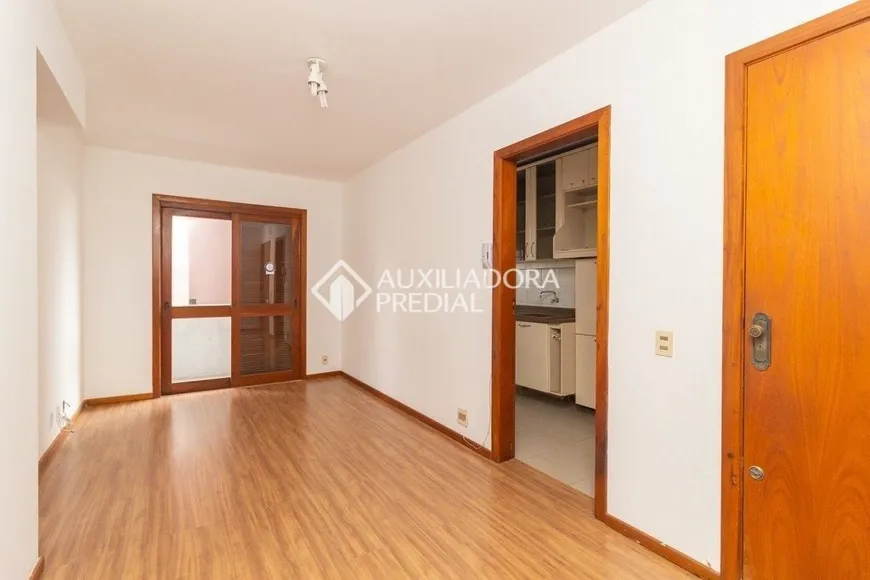 Foto 1 de Apartamento com 2 Quartos à venda, 54m² em Menino Deus, Porto Alegre