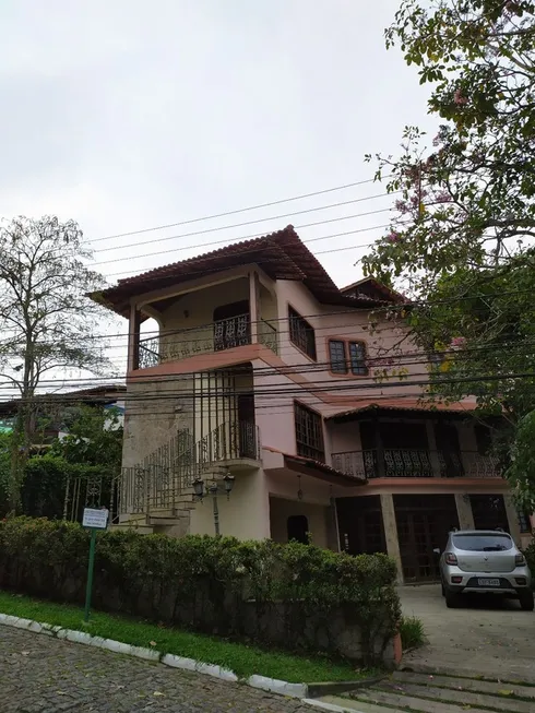 Foto 1 de Casa de Condomínio com 6 Quartos à venda, 321m² em Sapê, Niterói