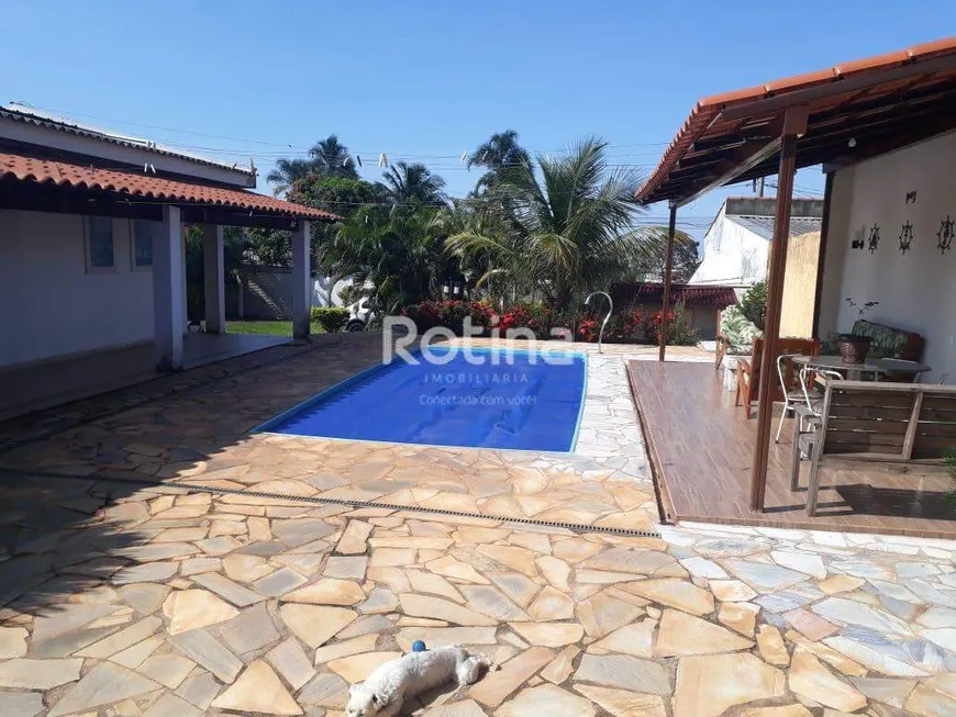 Foto 1 de Casa com 3 Quartos à venda, 240m² em Custódio Pereira, Uberlândia