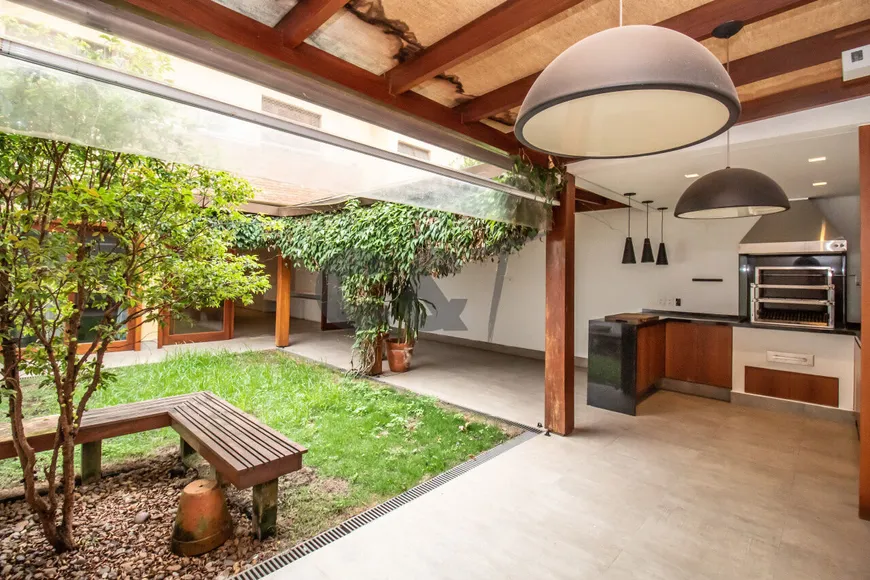 Foto 1 de Casa de Condomínio com 3 Quartos à venda, 300m² em Campo Belo, São Paulo