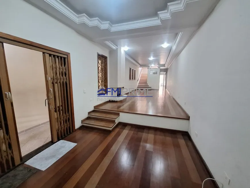 Foto 1 de Sobrado com 3 Quartos à venda, 190m² em Vila Clarice, São Paulo