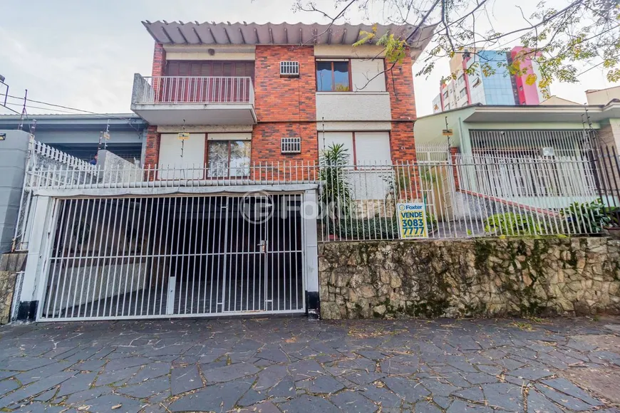 Foto 1 de Casa com 4 Quartos à venda, 228m² em Petrópolis, Porto Alegre