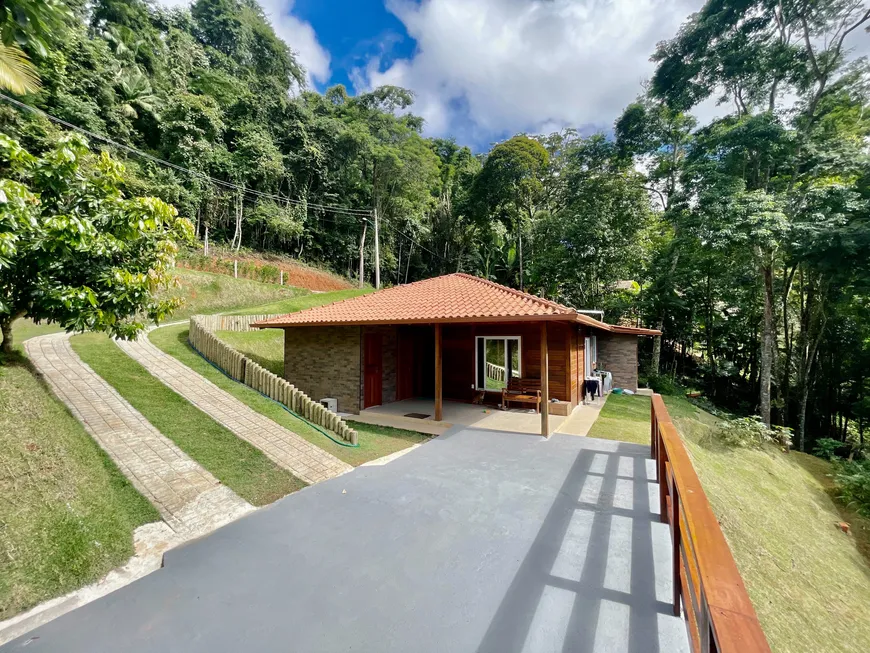 Foto 1 de Fazenda/Sítio com 3 Quartos à venda, 200m² em Centro, Domingos Martins