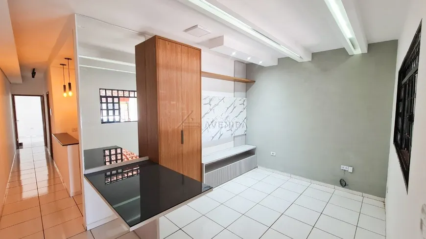 Foto 1 de Casa com 2 Quartos à venda, 90m² em Colinas, Londrina