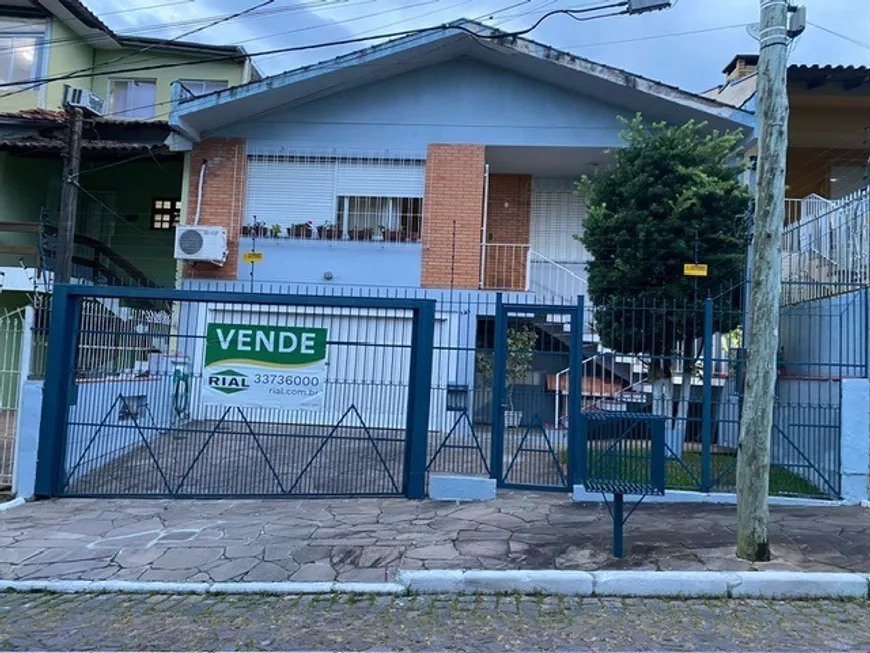 Foto 1 de Casa com 3 Quartos à venda, 200m² em Santa Fé, Porto Alegre