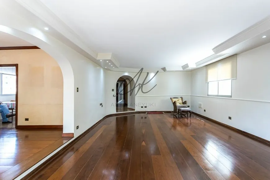 Foto 1 de Apartamento com 3 Quartos à venda, 210m² em Jardim América, São Paulo