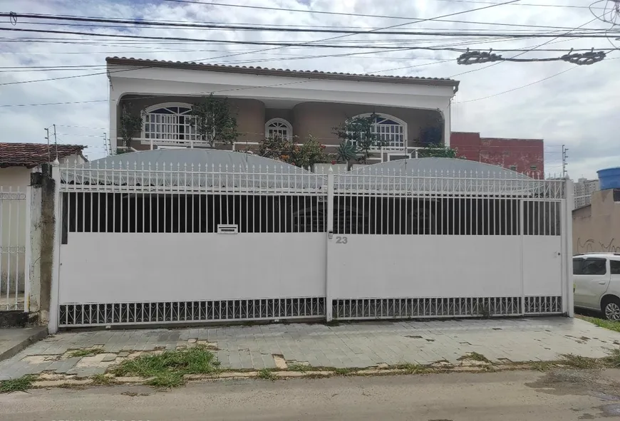 Foto 1 de Sobrado com 4 Quartos à venda, 500m² em Taguatinga Norte, Brasília