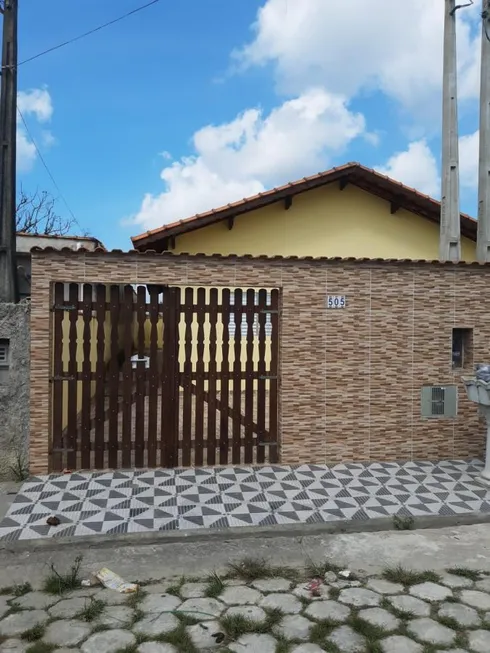 Foto 1 de Casa com 2 Quartos à venda, 75m² em Balneario Mongaguá, Mongaguá