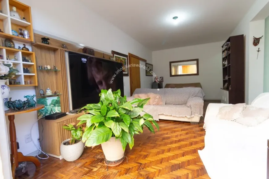 Foto 1 de Apartamento com 3 Quartos à venda, 148m² em Floresta, Porto Alegre