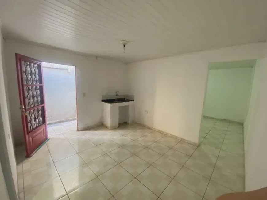 Foto 1 de Casa com 2 Quartos para venda ou aluguel, 90m² em Itapuã, Salvador