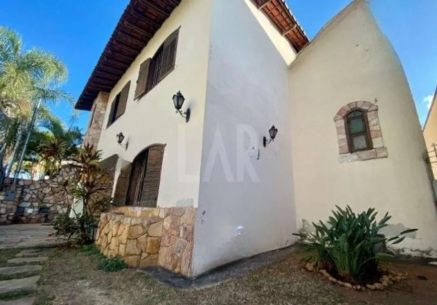 Foto 1 de Casa com 4 Quartos à venda, 328m² em Alto dos Caiçaras, Belo Horizonte