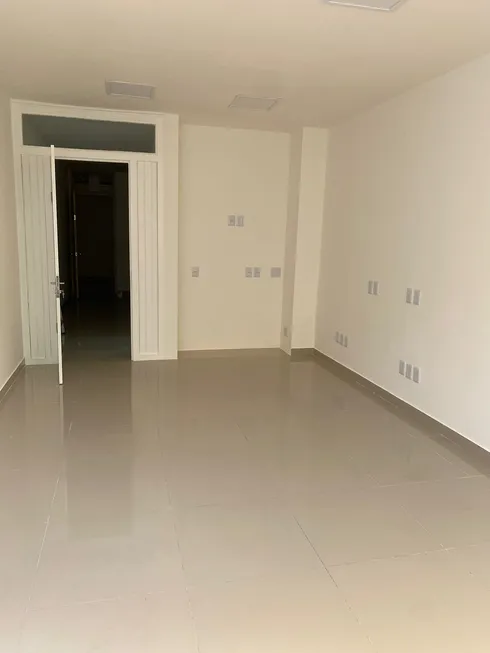 Foto 1 de Consultório para alugar, 41m² em Caminho Das Árvores, Salvador