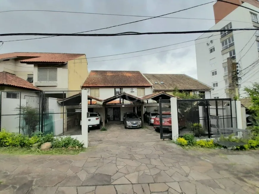 Foto 1 de Casa com 3 Quartos à venda, 120m² em Jardim Itú Sabará, Porto Alegre