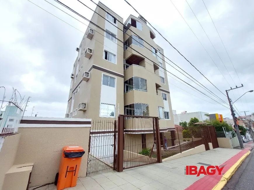 Foto 1 de Apartamento com 2 Quartos para alugar, 72m² em Capoeiras, Florianópolis