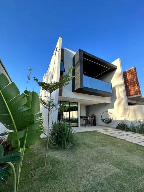 Foto 1 de Casa com 4 Quartos à venda, 144m² em Mangabeira, Eusébio