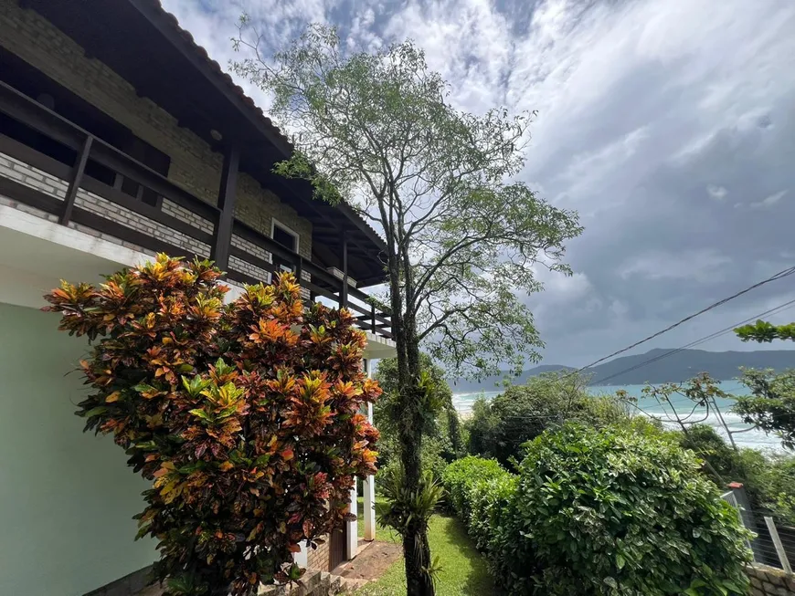 Foto 1 de Casa com 5 Quartos à venda, 280m² em Praia da Solidao, Florianópolis