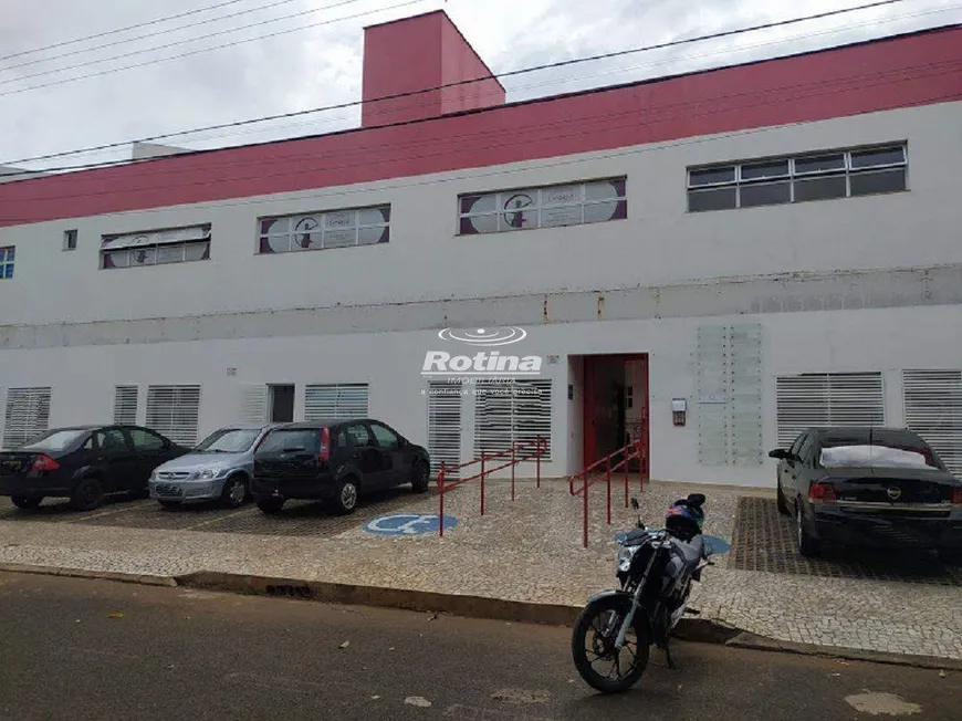 Foto 1 de Sala Comercial para alugar, 27m² em Tibery, Uberlândia