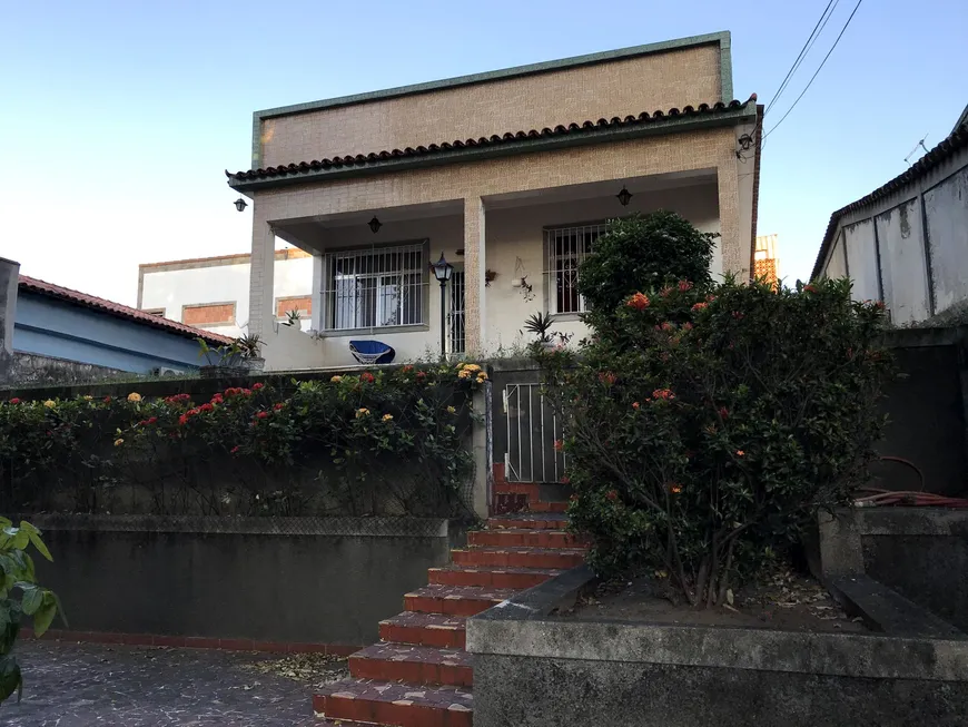 Foto 1 de Casa com 3 Quartos à venda, 288m² em  Vila Valqueire, Rio de Janeiro