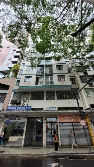 Foto 1 de Apartamento com 4 Quartos à venda, 160m² em Centro, Juiz de Fora