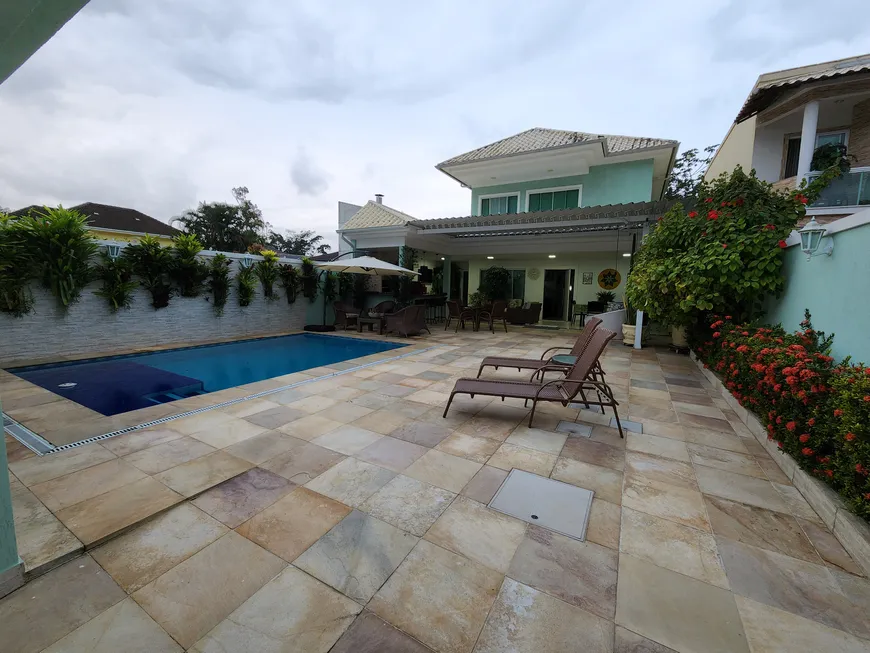 Foto 1 de Casa com 4 Quartos à venda, 300m² em Recreio Dos Bandeirantes, Rio de Janeiro