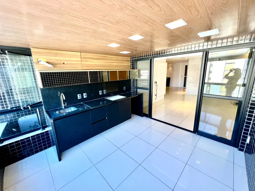 Foto 1 de Apartamento com 3 Quartos à venda, 143m² em Ponta Verde, Maceió