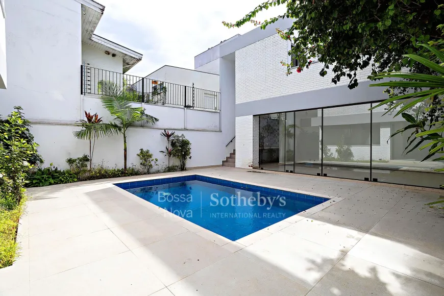Foto 1 de Casa com 3 Quartos para venda ou aluguel, 317m² em Jardim Luzitânia, São Paulo