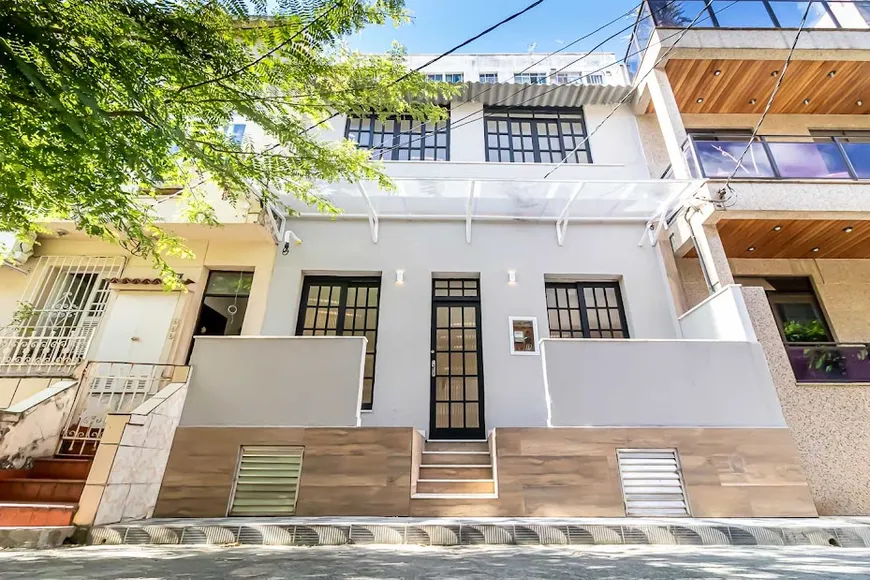 Foto 1 de Casa com 4 Quartos à venda, 234m² em Catete, Rio de Janeiro