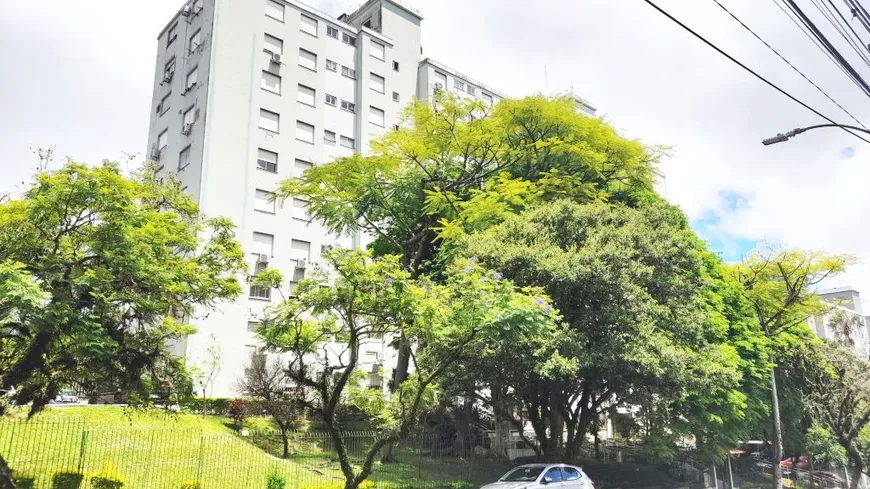 Foto 1 de Apartamento com 3 Quartos à venda, 72m² em Jardim Itú Sabará, Porto Alegre