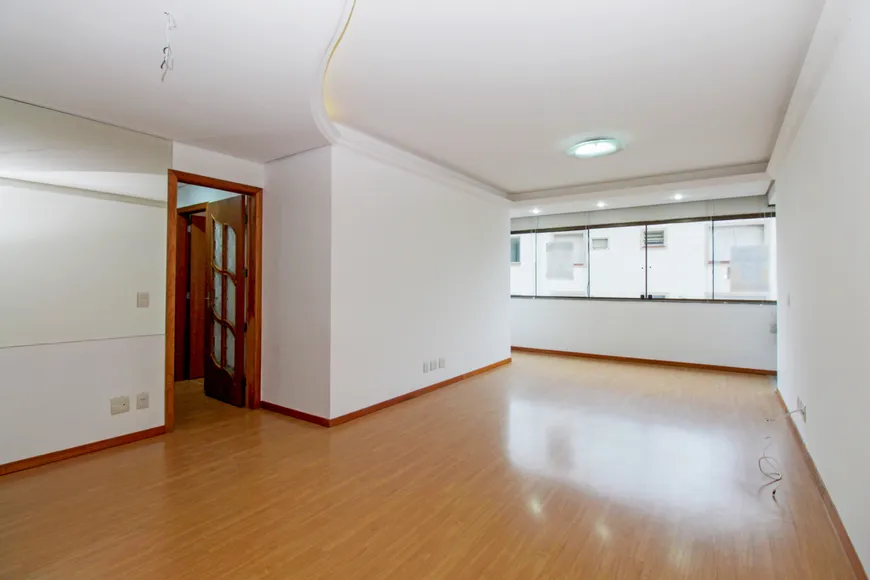 Foto 1 de Apartamento com 3 Quartos à venda, 96m² em Jardim Botânico, Porto Alegre