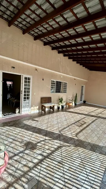 Foto 1 de Casa com 2 Quartos à venda, 220m² em Setor Leste, Brasília