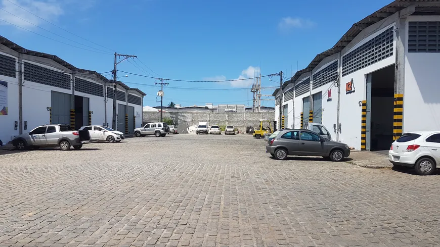 Foto 1 de Galpão/Depósito/Armazém para alugar, 200m² em Recreio Ipitanga, Lauro de Freitas