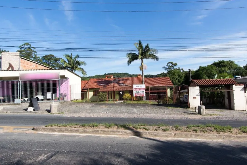 Foto 1 de Casa com 4 Quartos para alugar, 302m² em Restinga, Porto Alegre