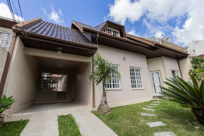 Foto 1 de Casa com 4 Quartos à venda, 235m² em Pilarzinho, Curitiba