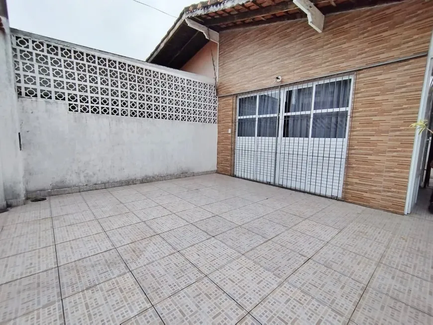 Foto 1 de Casa com 2 Quartos à venda, 70m² em Vila Guilhermina, Praia Grande