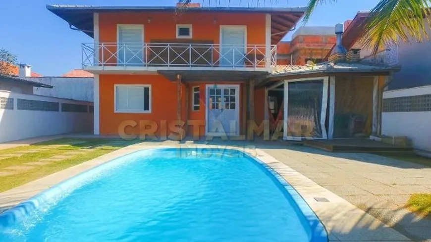 Foto 1 de Casa com 4 Quartos para alugar, 200m² em Mariscal, Bombinhas