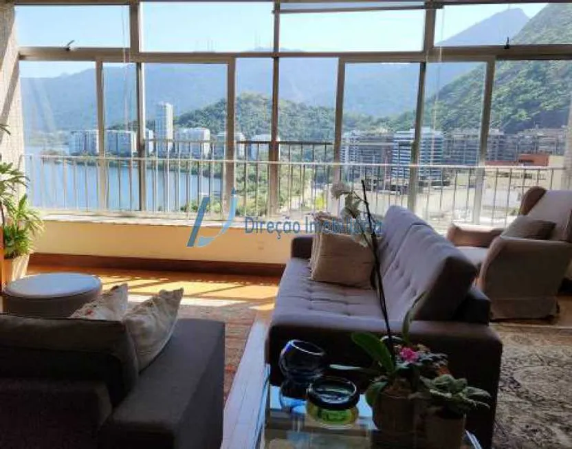 Foto 1 de Apartamento com 4 Quartos à venda, 155m² em Lagoa, Rio de Janeiro