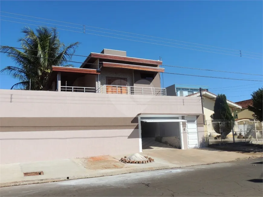 Foto 1 de Casa com 4 Quartos à venda, 210m² em Jardim Presidente, Mogi Guaçu