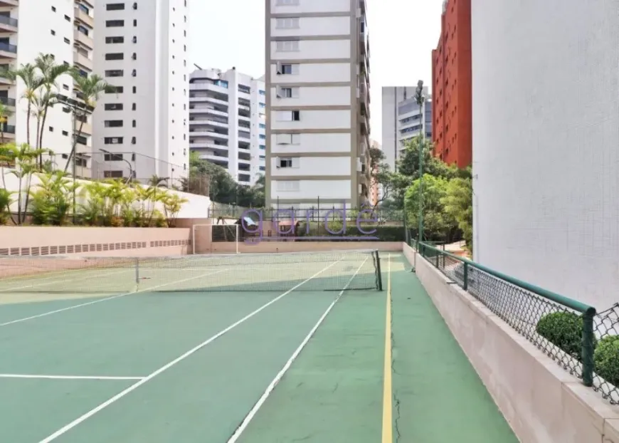 Foto 1 de Apartamento com 4 Quartos à venda, 247m² em Moema, São Paulo