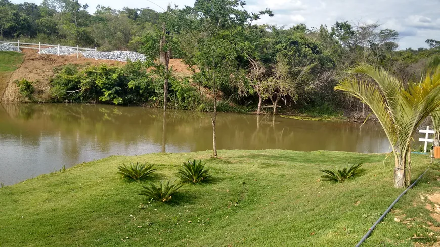 Foto 1 de Fazenda/Sítio à venda, 27000m² em Centro, Jaboticatubas