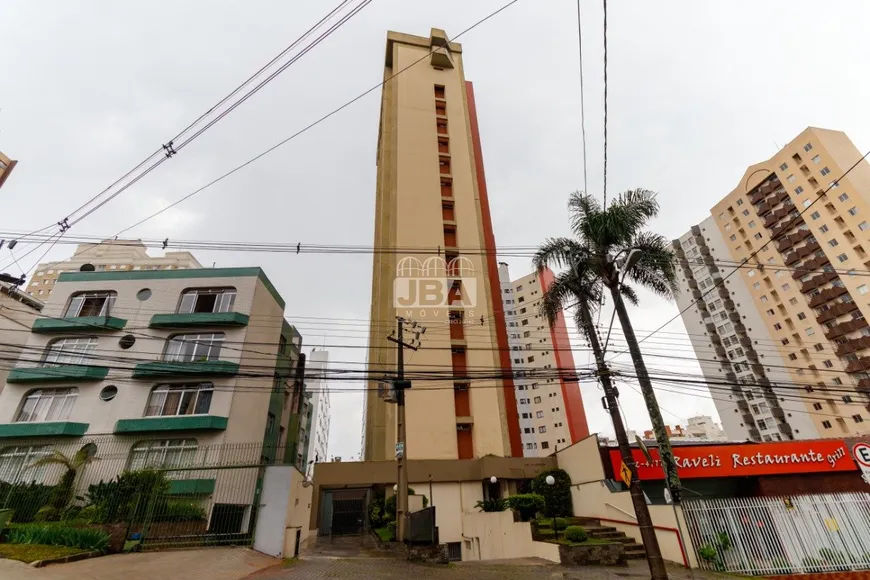 Foto 1 de Apartamento com 3 Quartos à venda, 135m² em Cristo Rei, Curitiba