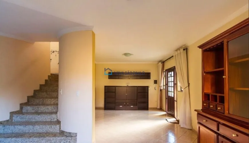 Foto 1 de Casa com 3 Quartos para alugar, 198m² em São Judas, São Paulo