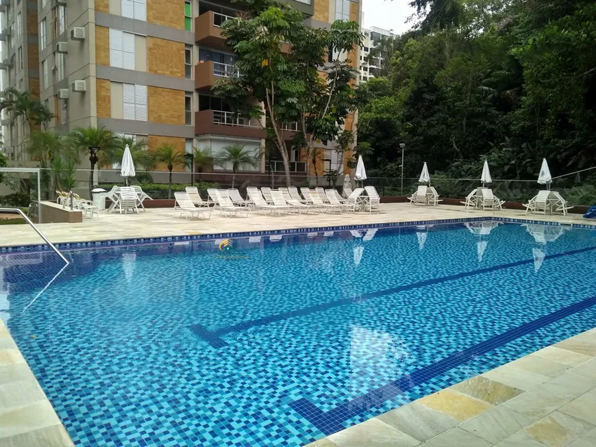 Foto 1 de Apartamento com 4 Quartos à venda, 130m² em Pitangueiras, Guarujá