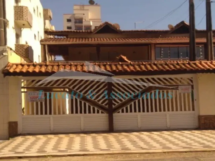 Foto 1 de Sobrado com 3 Quartos à venda, 233m² em Vila Tupi, Praia Grande