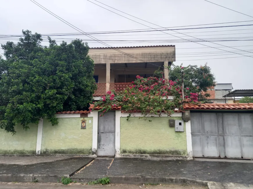 Foto 1 de Casa com 4 Quartos à venda, 150m² em Parque Paulista, Duque de Caxias