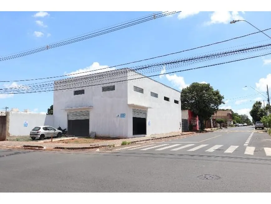 Foto 1 de Ponto Comercial para alugar, 252m² em Jardim Brasília, Uberlândia