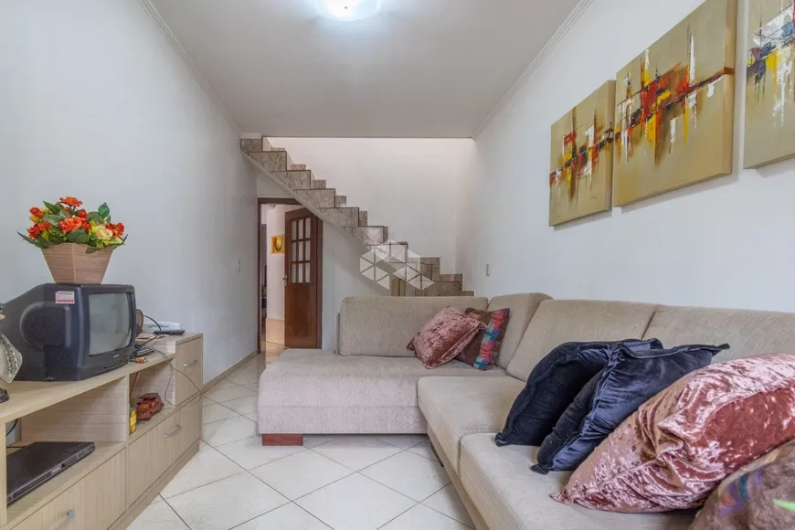 Foto 1 de Casa com 3 Quartos à venda, 150m² em Costa E Silva, Porto Alegre
