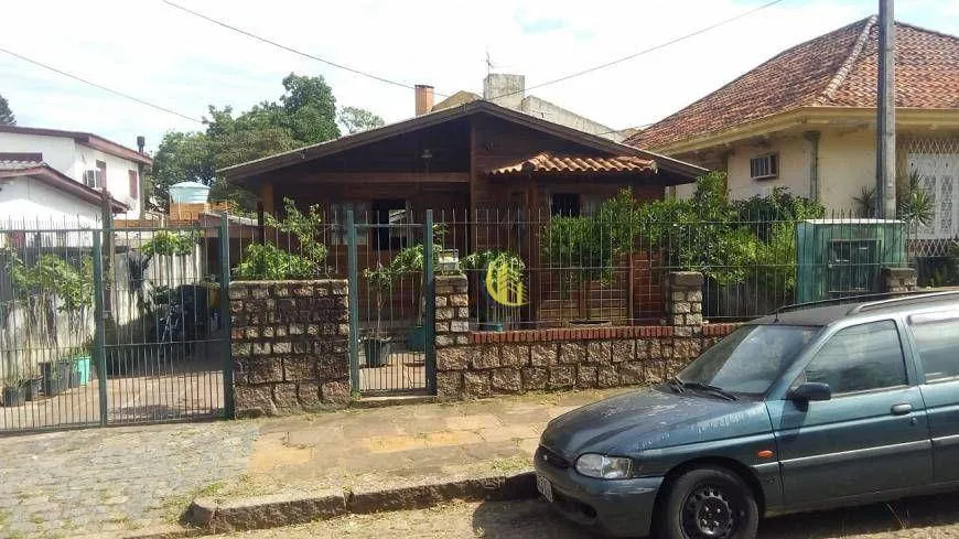 Foto 1 de Casa com 2 Quartos à venda, 120m² em Passo D areia, Porto Alegre