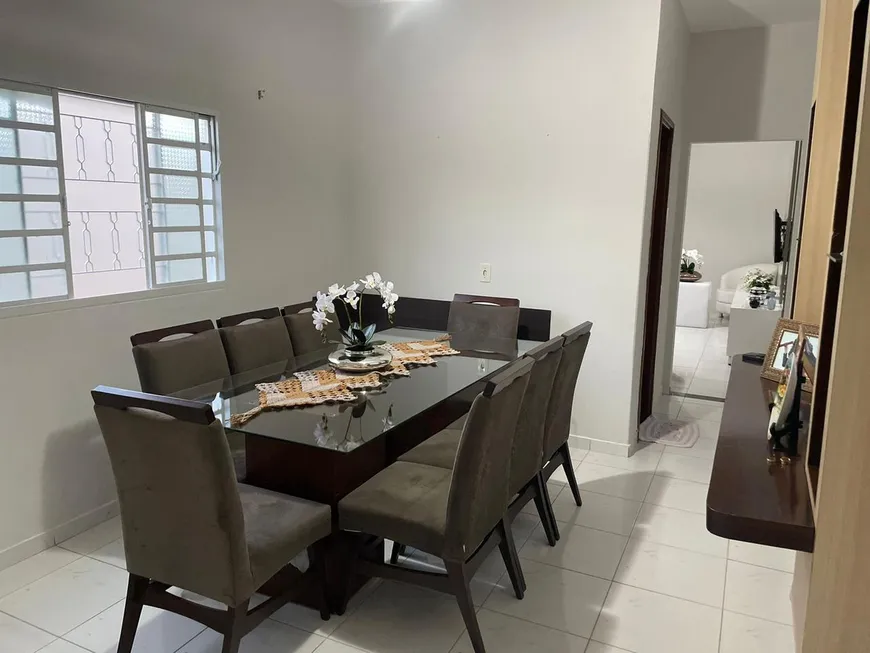 Foto 1 de Casa com 3 Quartos à venda, 250m² em Laranjeiras, Uberlândia